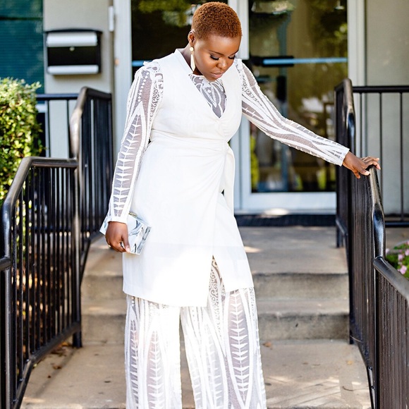 Meet your Posher, Ivy - Picture 4 of 8